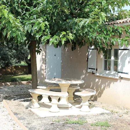Luxurious With Spacious Garden